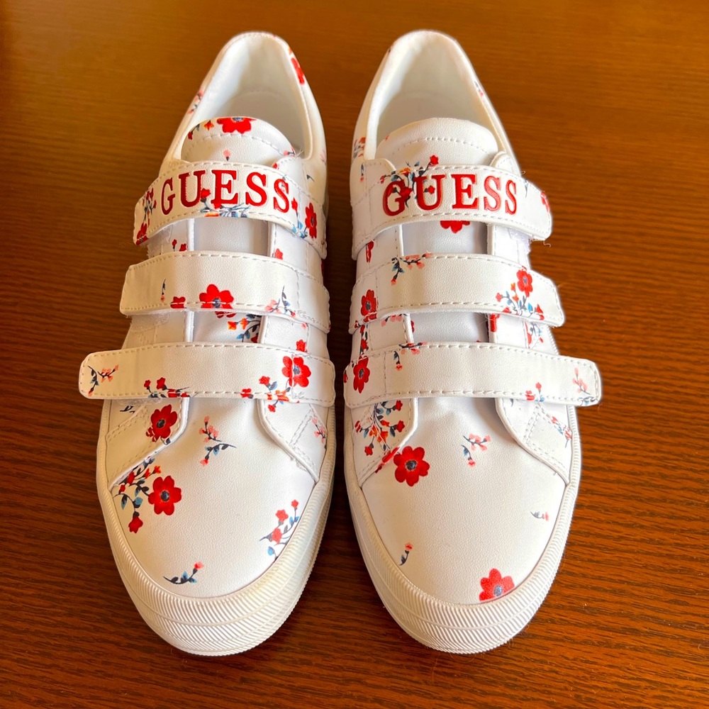 Guess Maizie Low Top Velcro sneakers